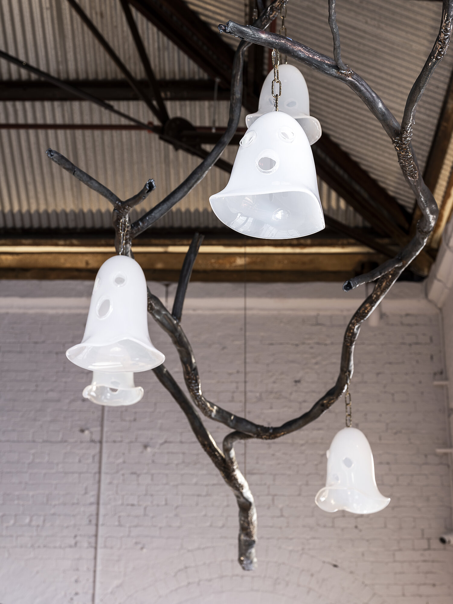Interior photograph of Lucky Kwong by Tom Ferguson